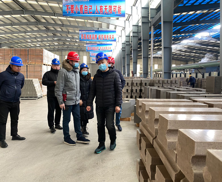 Italian Customers Visited Kerui Refractory Factory in 2023