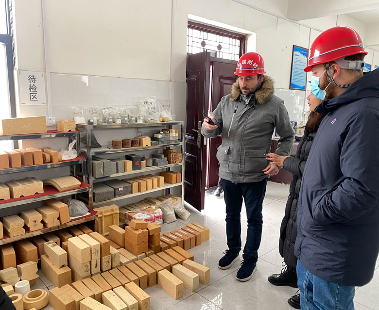 Italian Customers Visited Kerui Sample Workshop in 2023