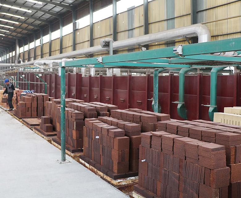 Kerui Magnesia Refractory Bricks in Factory