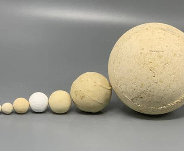 Refractory Balls with Different Sizes