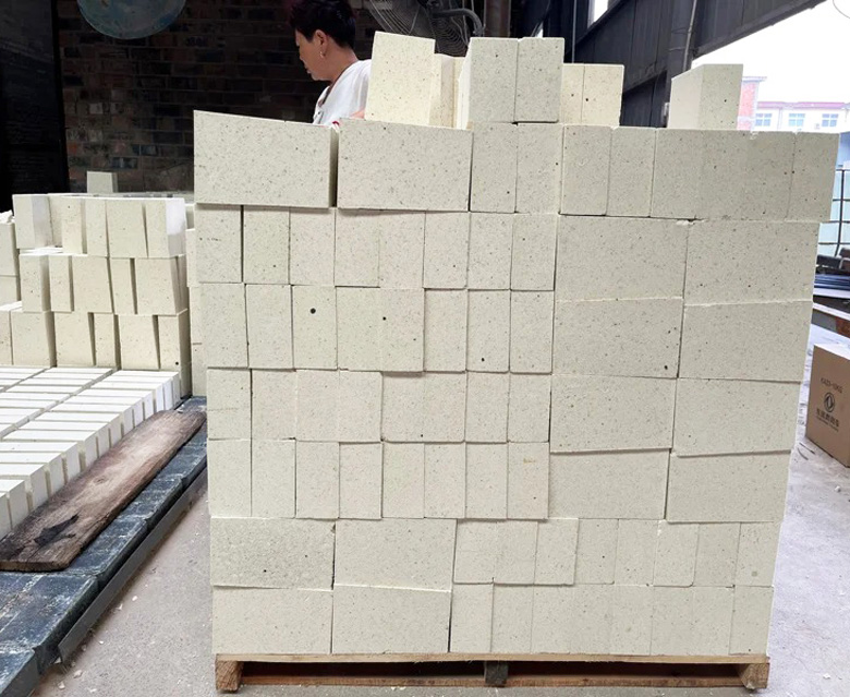 Silica Insulation Bricks Blocks at Factory