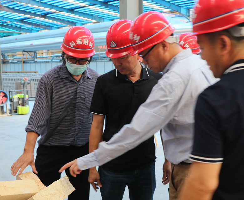 A Thai Customer Visited Kerui Factory in China