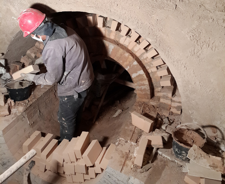 Installation Site of Refractory Bricks in the Hot Blast Kiln - Kerui ...