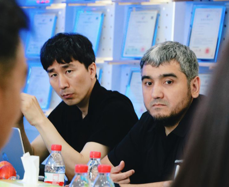 Meeting with Kazakhstan Customers in Kerui Factory