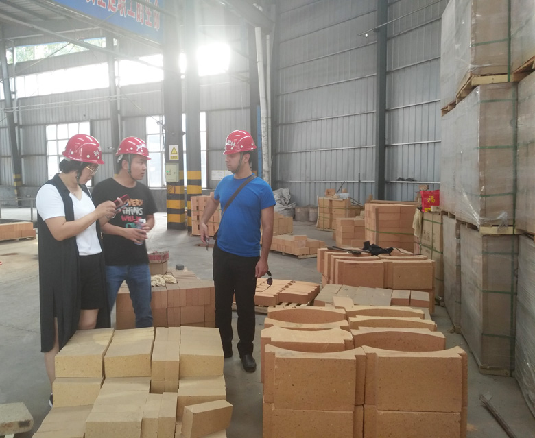 Welcome the Visit of Customer from Iran in Kerui Factory