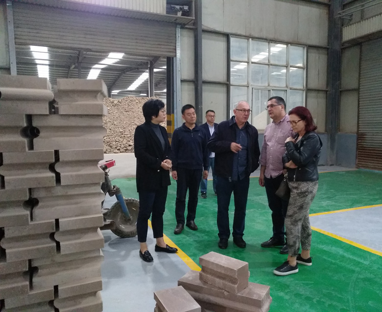 Customers from Brazil Confirmed the Cooperation Details in Kerui Factory