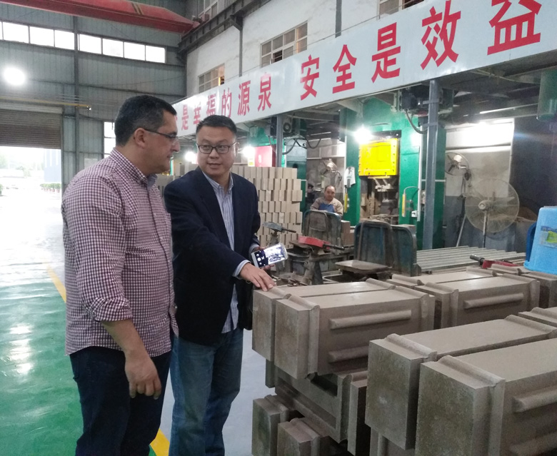 Customers from Brazil Confirmed the Details in Refractory Factory