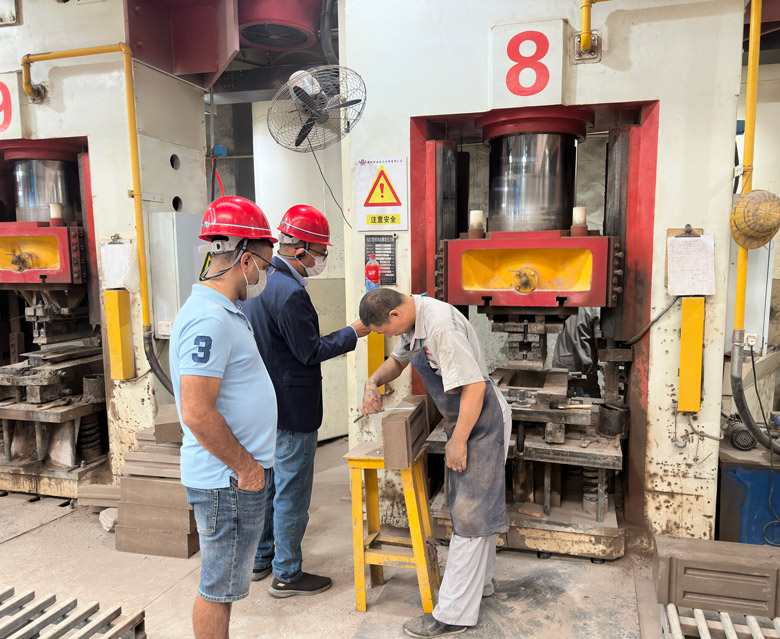 Iraqi Customers Visited Kerui Manufacturing Workshop