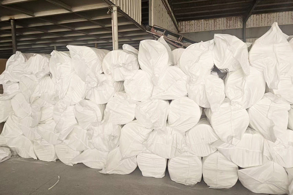 Kerui Offers Competitive Factory Ceramic Wool Price