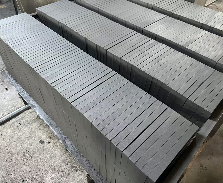 Advantages Of Anti-Corrosion Carbon Bricks
