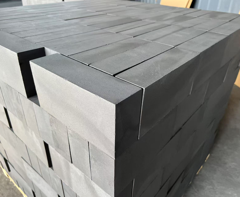 Kerui Anti Corrosion Carbon Bricks Shipped to Morocco