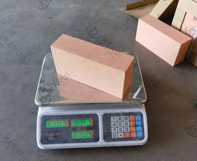Kerui Fireclay Insulation Bricks Exported to South Korea at Storage