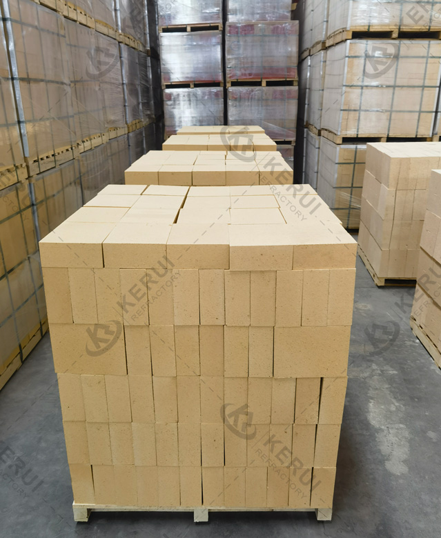 Deliver High Alumina Bricks To The United Arab Emirates in May 2025 at Factory