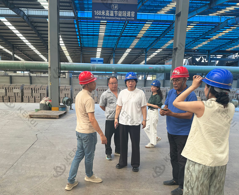 An Azerbaijan Contractor Customer Visited Kerui Workshop in July 2025