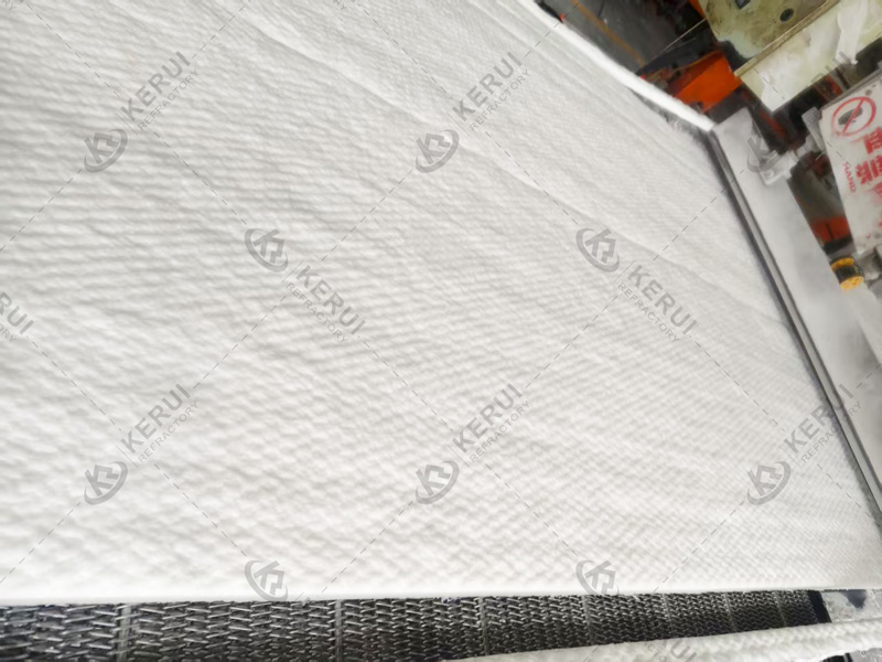 Aluminium Silicate High Temperature Insulation Ceramic Fiber Blanket Delivered to Italy