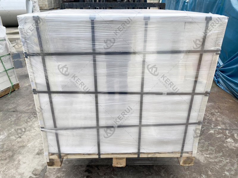 Package of Kerui JM28 Mullite Insulation Refractory Bricks Shipped to Malaysia in 2025