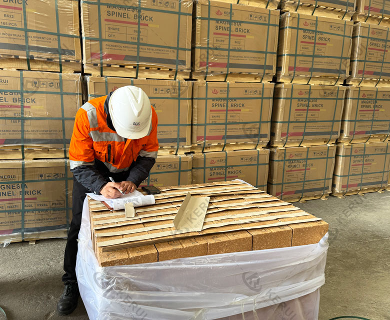 Package of Kerui Magnesia Alumina Spinel Bricks in Factory