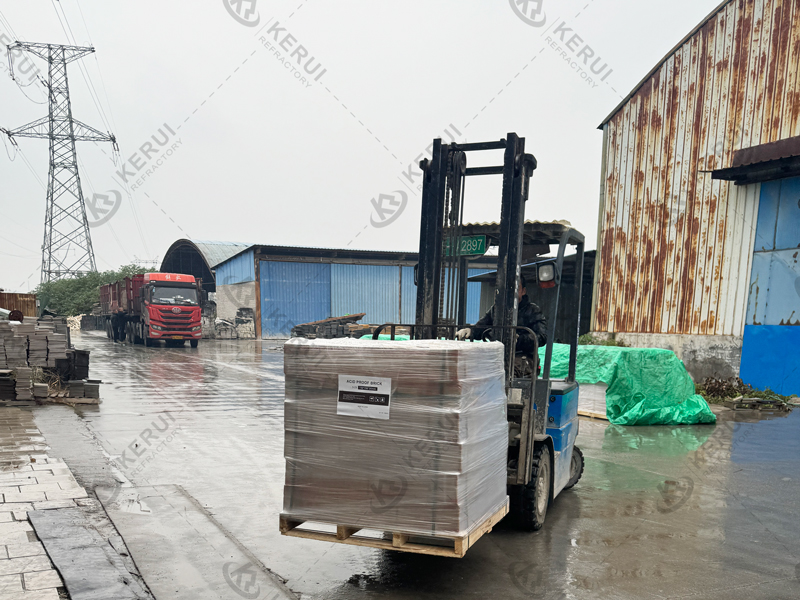 Shipment of the Second Batch Of Kerui Acid Resistant Ceramic Tiles to Vietnam In November 2025