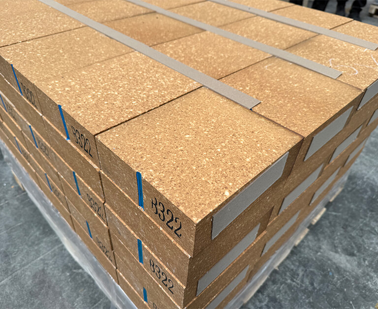 Magnesia alumina spinel brick in factory